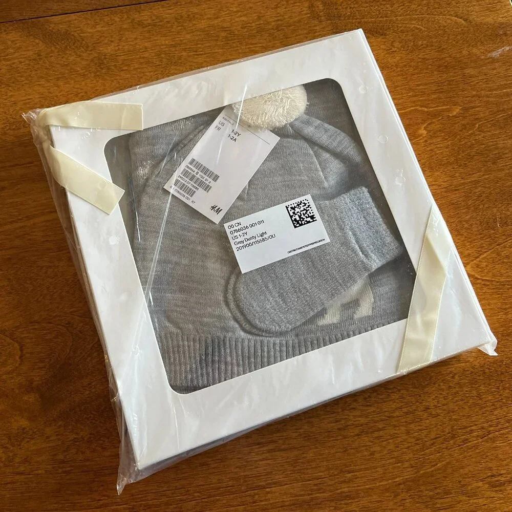 H&M toddler blanket, hat, mittens set 1-2Y NWT